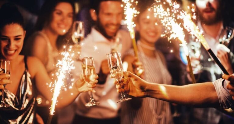 Véspera de Ano Novo não é feriado; expediente após 14h fica a critério do empregador