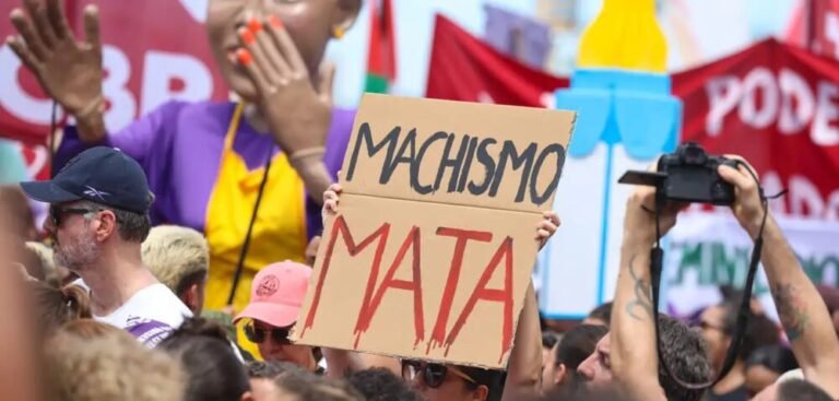 Polícia Federal investiga vídeos no TikTok que encenam agressões a mulheres após rejeição amorosa