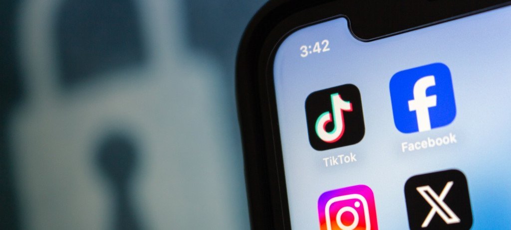 Espanha confirma plano para barrar adolescentes em redes sociais e responsabilizar executivos por ódio online - Imagem do artigo original