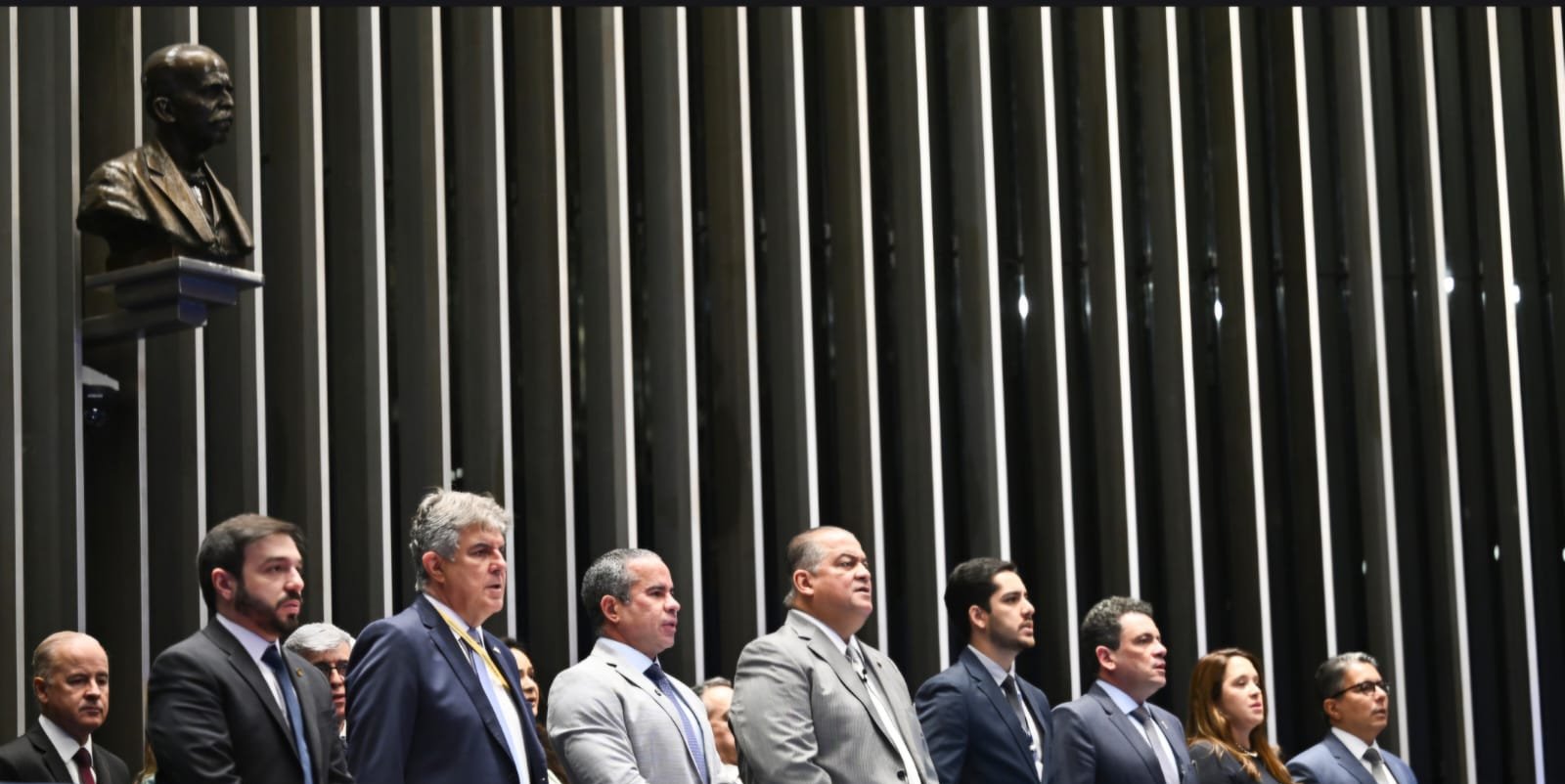 Eduardo Gomes conduz sessão no Senado em homenagem ao Dia Nacional da Proteção de Dados - Imagem do artigo