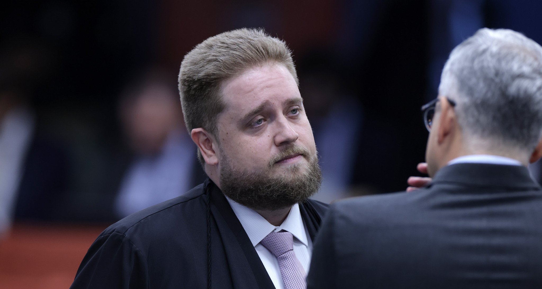 Juiz mantém processo público em caso de suposta violência doméstica contra advogado de Augusto Heleno - Imagem do artigo
