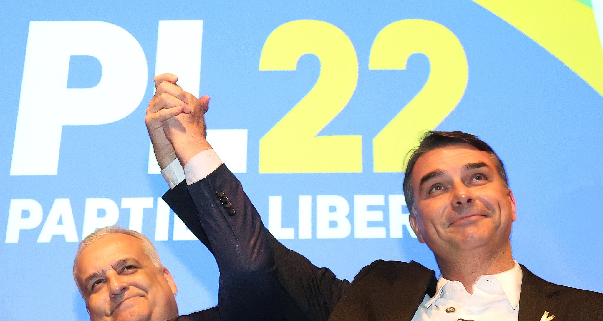 Vazamento de mensagens de Lulinha pressiona Lula e encurta distância para Flávio Bolsonaro nas pesquisas - Imagem do artigo