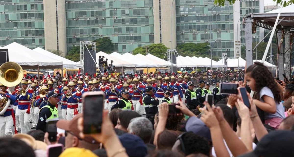Brasília realiza desfile de 7 de Setembro com foco em soberania e direitos das mulheres - Imagem do artigo