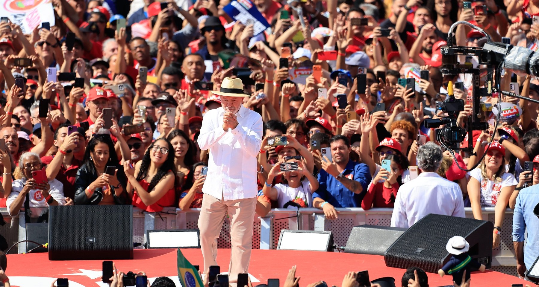 Lula afirma em comício que quer vencer eleição para manter Bolsonaro preso - Imagem do artigo