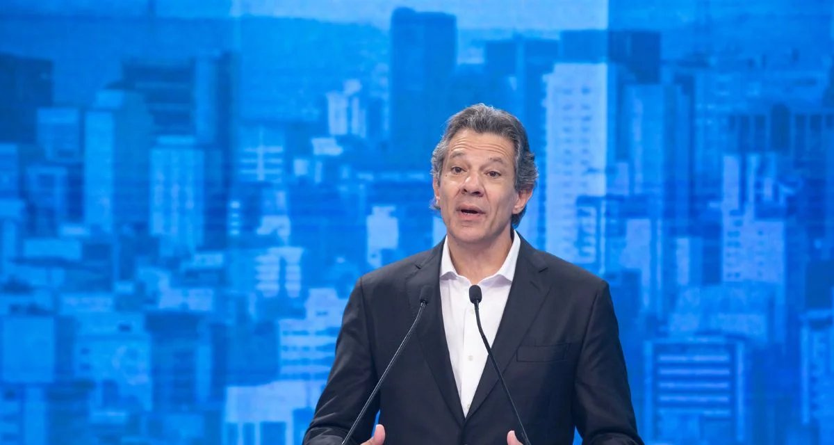 Haddad critica ausência de Tarcísio em debate da Record e fala em “desrespeito” ao eleitor - Imagem do artigo
